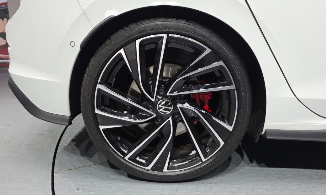 Volkswagen Golf 2.0 GTI, 2024