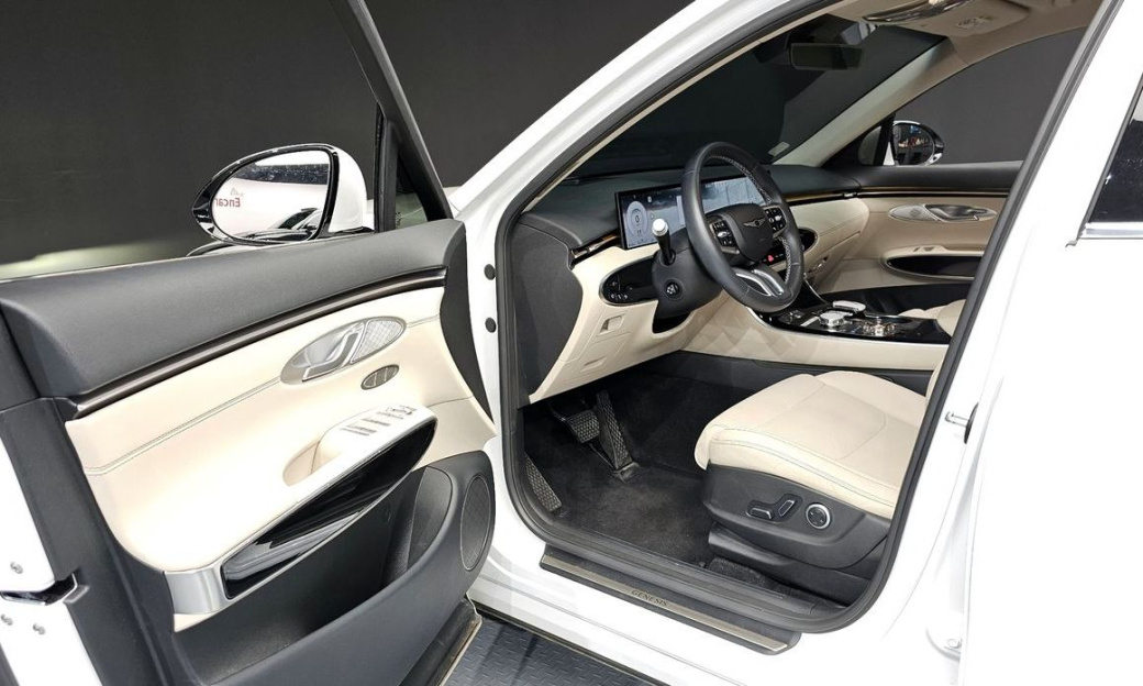 Genesis GV70 2.5T Gasoline 2WD, 2025