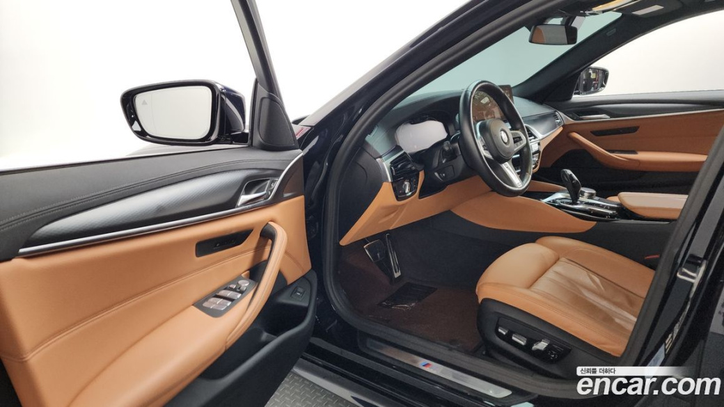 BMW 5-Series 520i M Sport, 2023