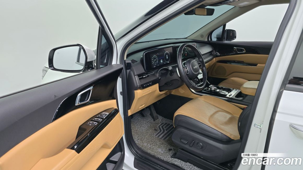 Kia Carnival 9-Seater Noblesse, 2023