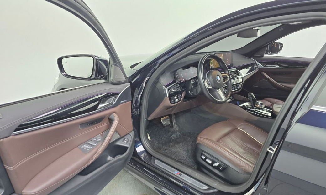 BMW 5-Series 530i M Sport Package, 2022