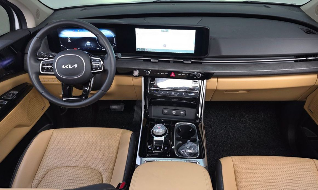 Kia Carnival 9-Seater Signature, 2023