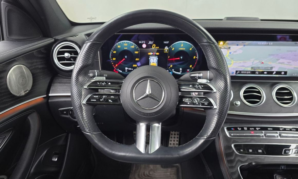 Mercedes-Benz E-Class E220d 4MATIC AMG Line, 2022
