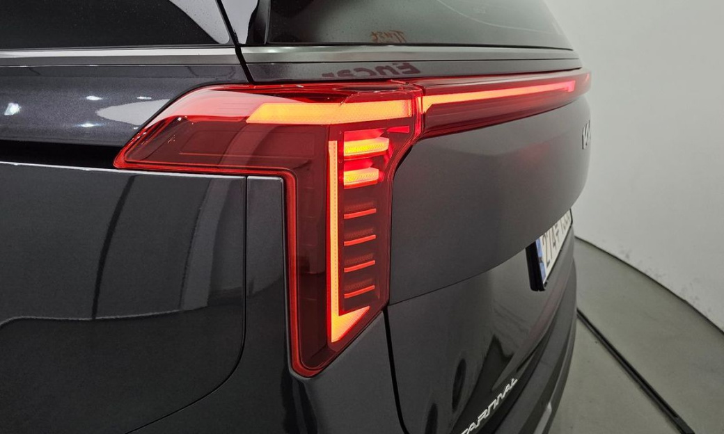 Kia Carnival 9-Seater Gravity, 2025