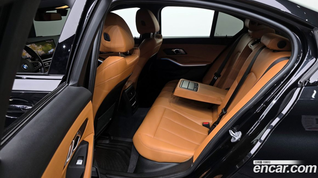 BMW 3-Series 320i M Sport, 2023