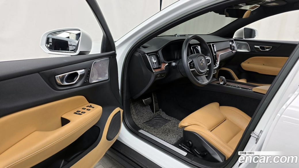 Volvo V60 B5 Pro AWD, 2022