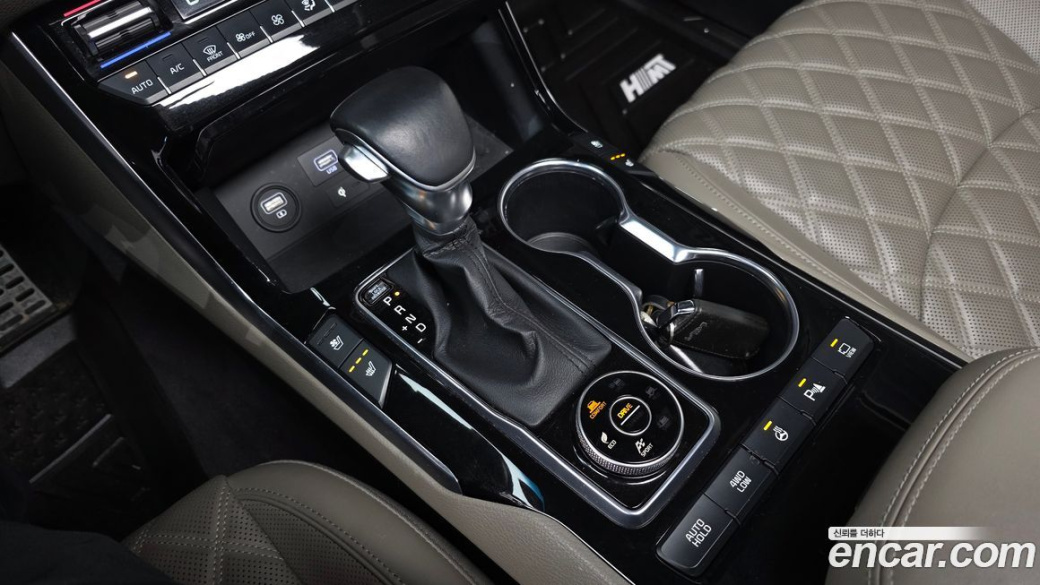 Kia Mohave Diesel 3.0 4WD 6-Seater, 2022