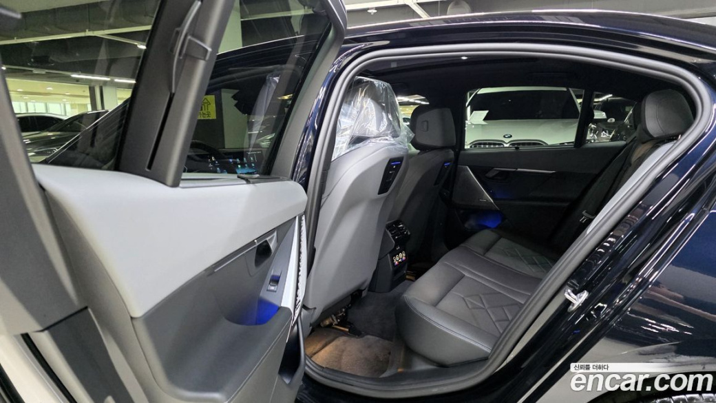 BMW 5-Series 530i xDrive M Sport, 2025