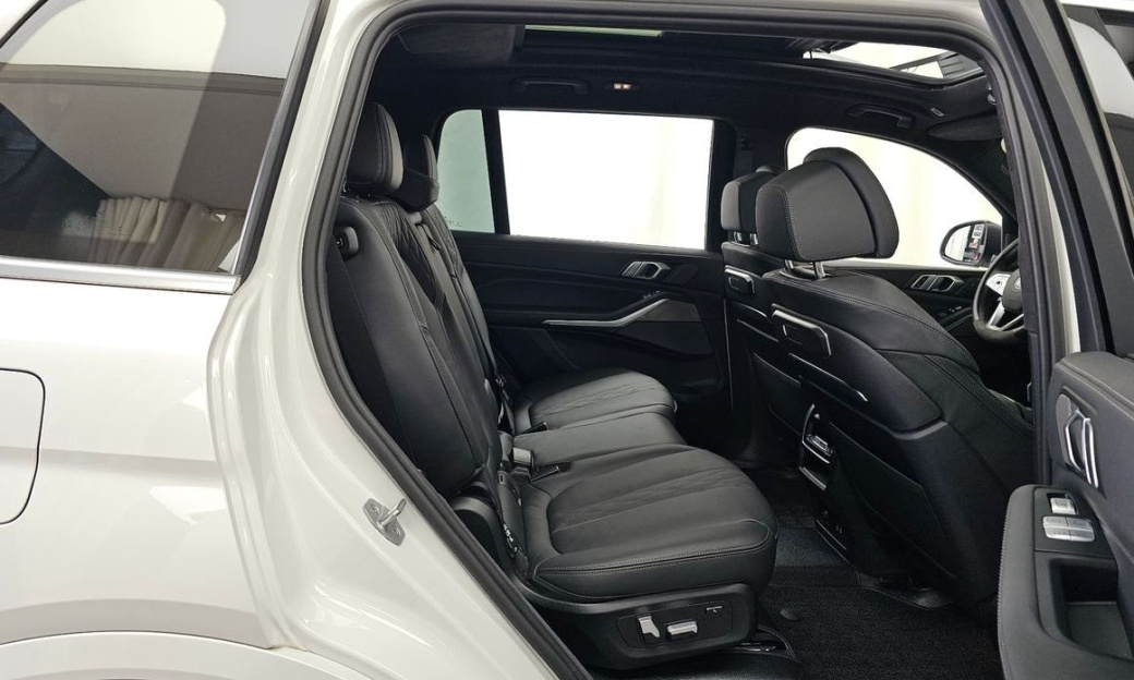 BMW X7 xDrive 40i Design Pure Excellence 7-Seater, 2024