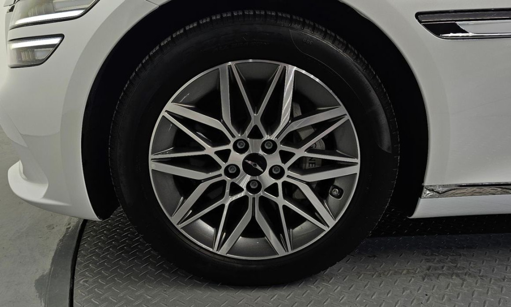 Genesis G80 Gasoline 2.5 Turbo 2WD, 2025