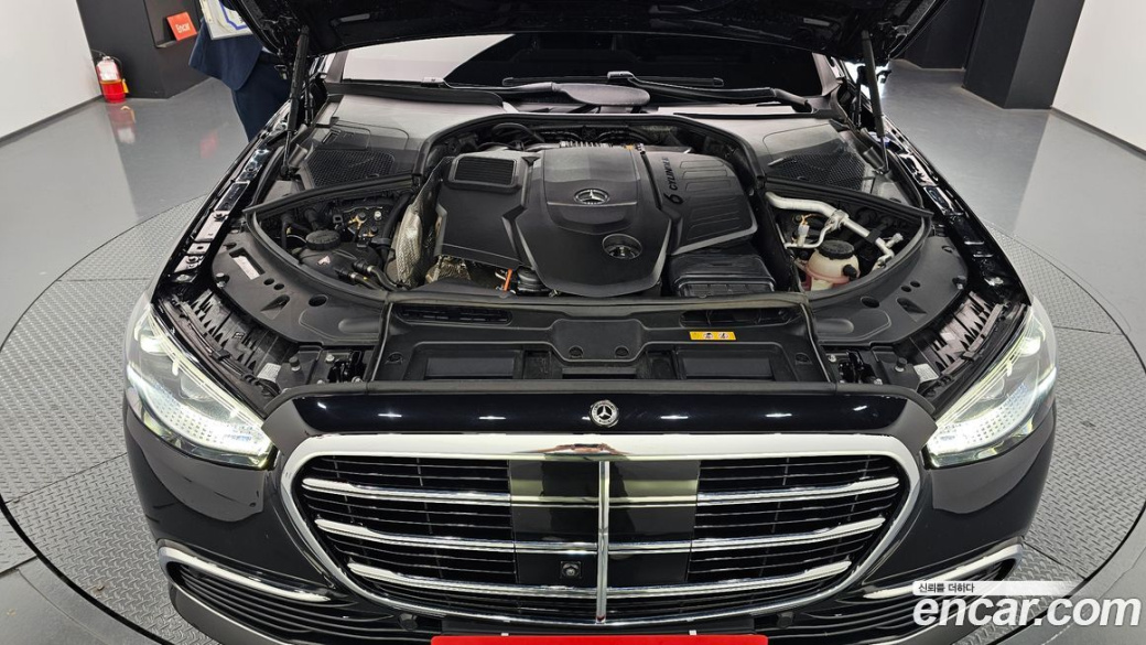 Mercedes-Benz S-Class S350 d 4MATIC, 2025