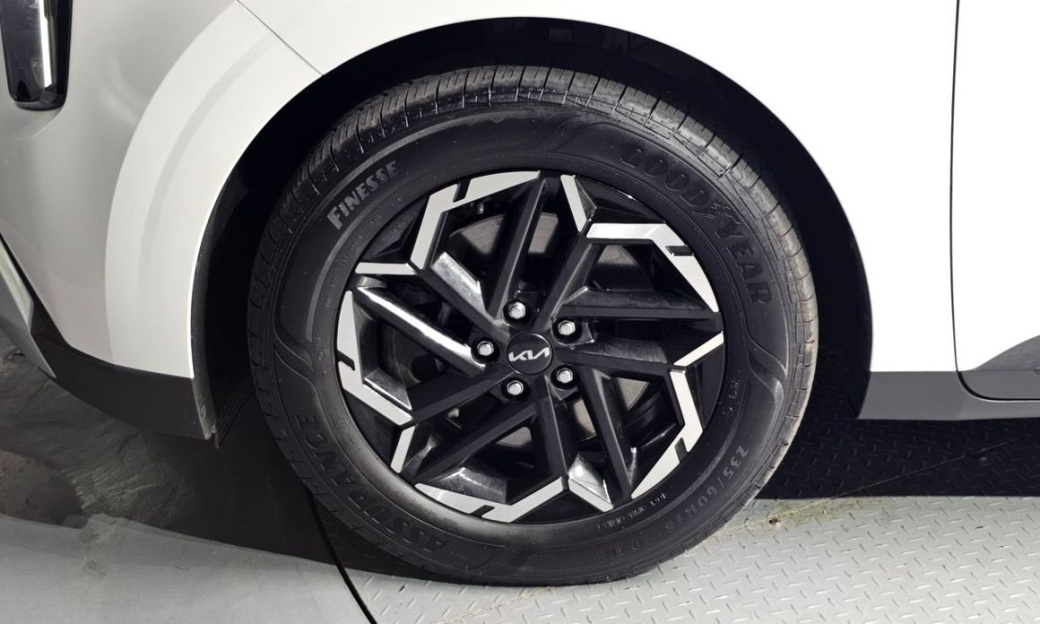Kia Carnival 9-Seater Prestige, 2025