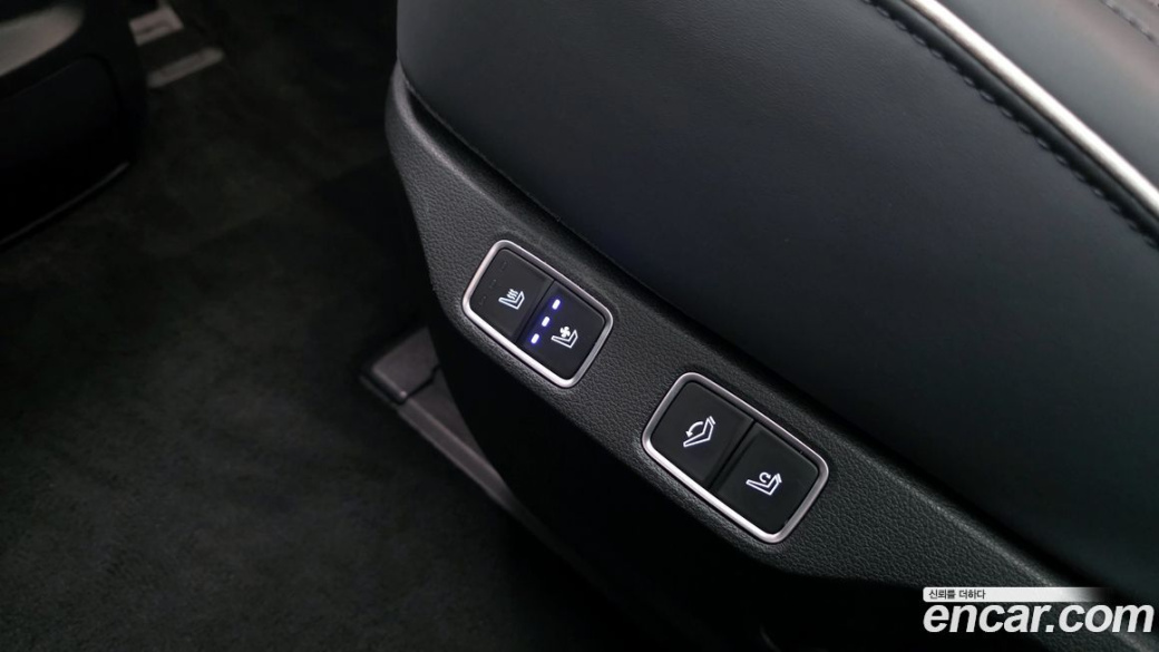 Hyundai Staria Lounge 7-Seater, 2025