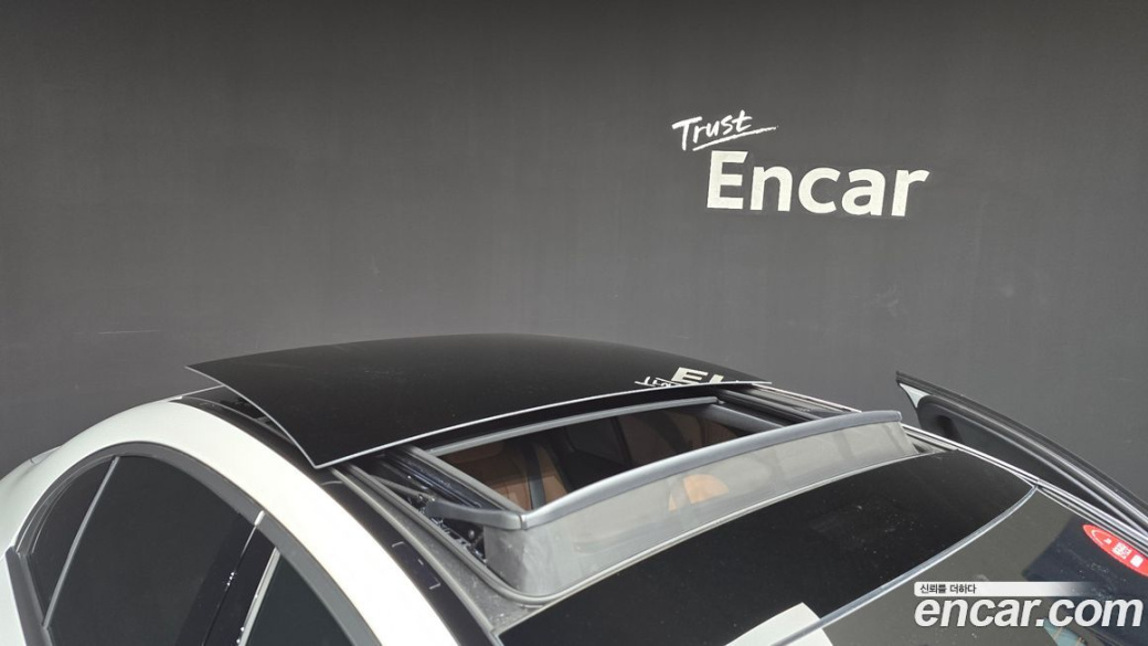 Mercedes-Benz E-Class E200 Avantgarde, 2025