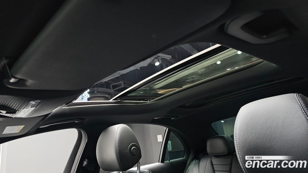 Mercedes-Benz E-Class E350 4MATIC AMG Line, 2023