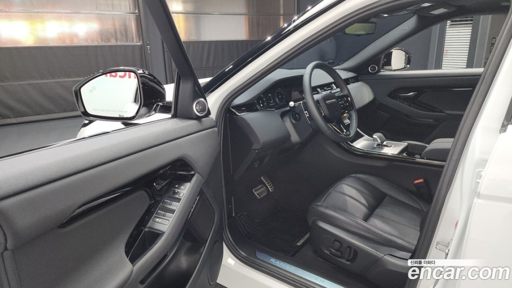 Land Rover Range Rover Evoque P250 Dynamic SE, 2024