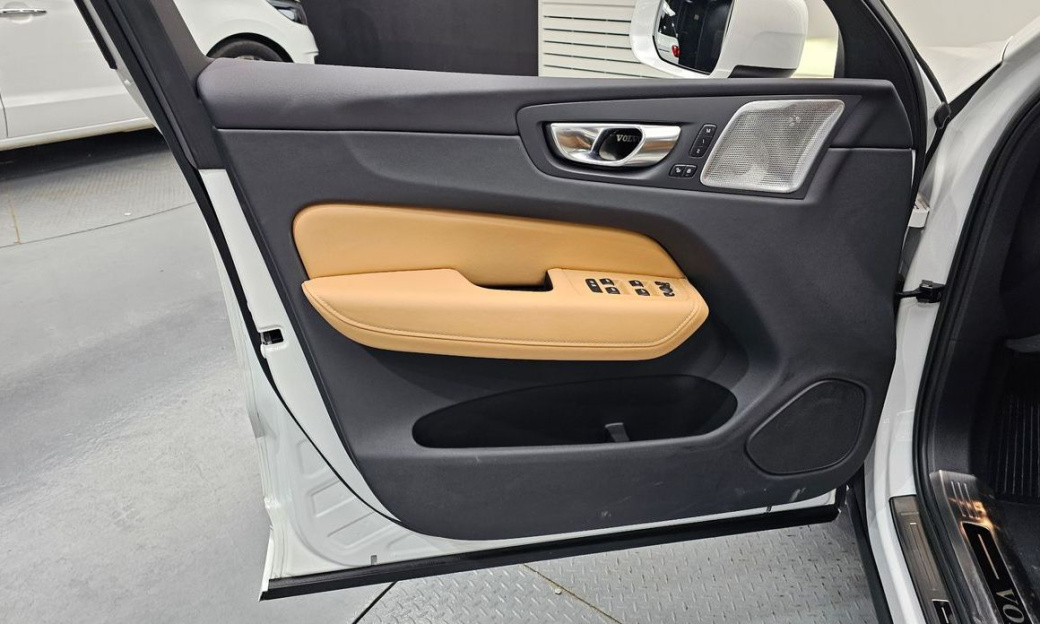 Volvo XC60 B5 Ultimate Bright, 2023
