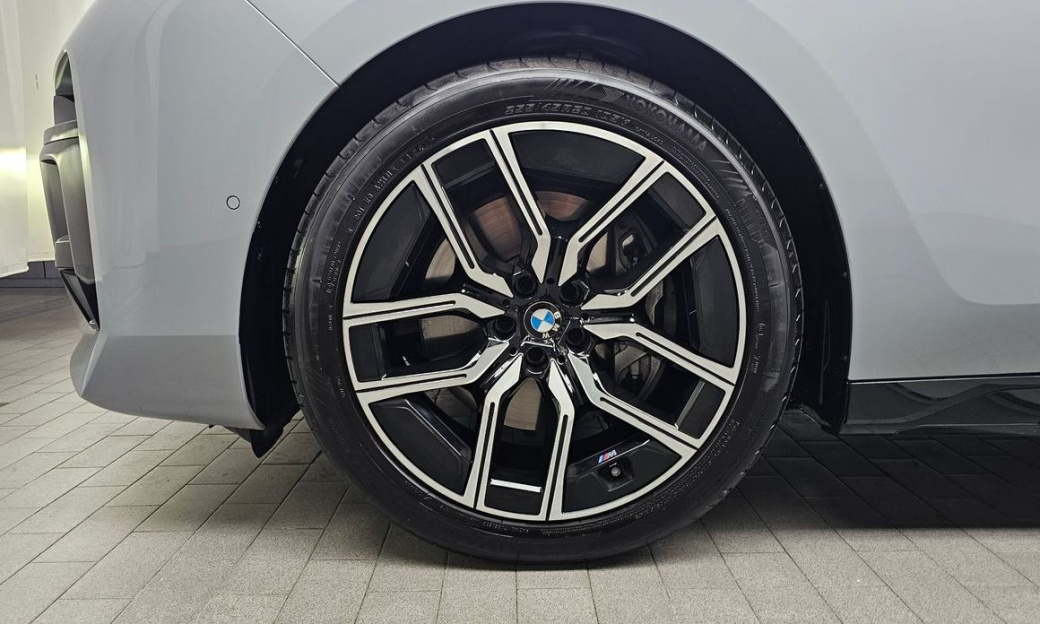 BMW 7-Series 740i xDrive M Sport Limited, 2025