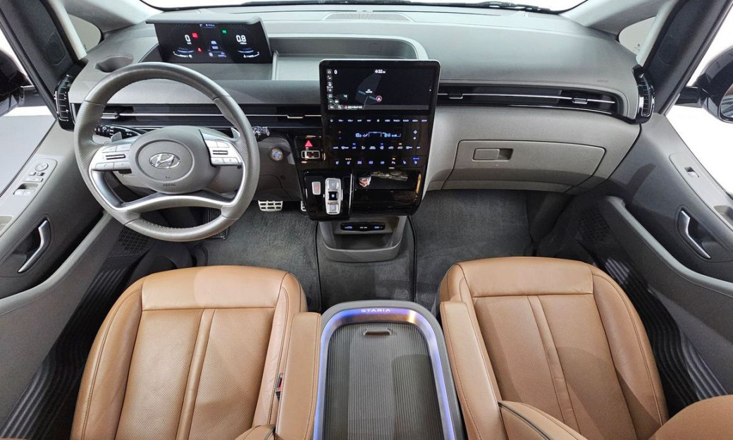 Hyundai Staria 2WD Camping Car, 2024