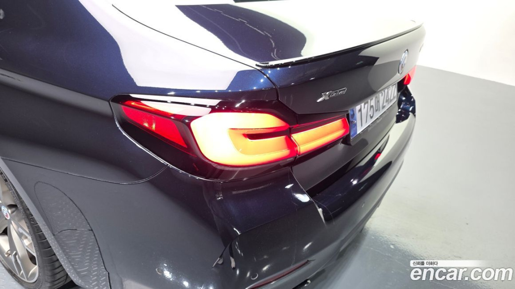 BMW 5-Series M550i xDrive, 2023