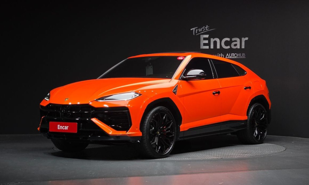 Lamborghini Urus 4.0 V8 SE, 2025