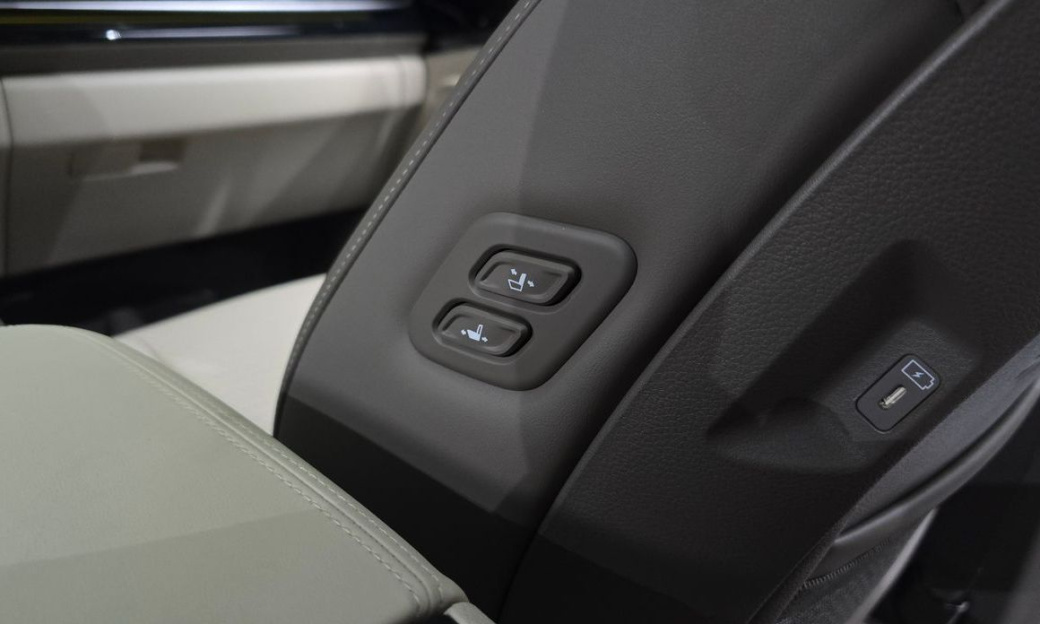 Kia Carnival 9-Seater Signature, 2024