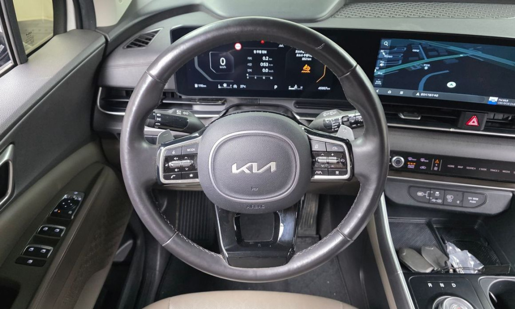 Kia Carnival 9-Seater Prestige, 2024