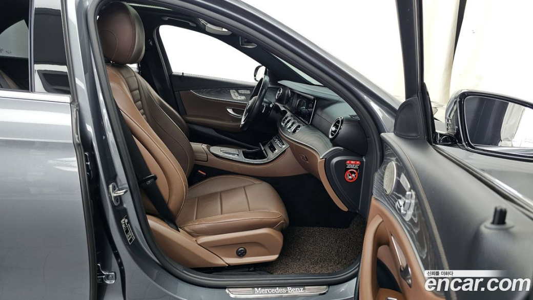Mercedes-Benz E-Class E350 4MATIC Avantgarde, 2022