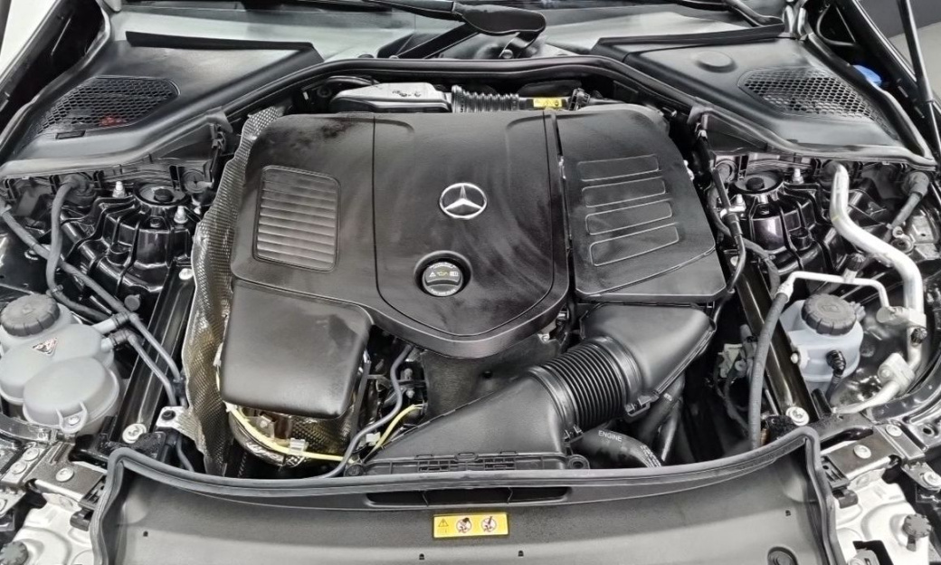 Mercedes-Benz E-Class E300 4MATIC Exclusive, 2024