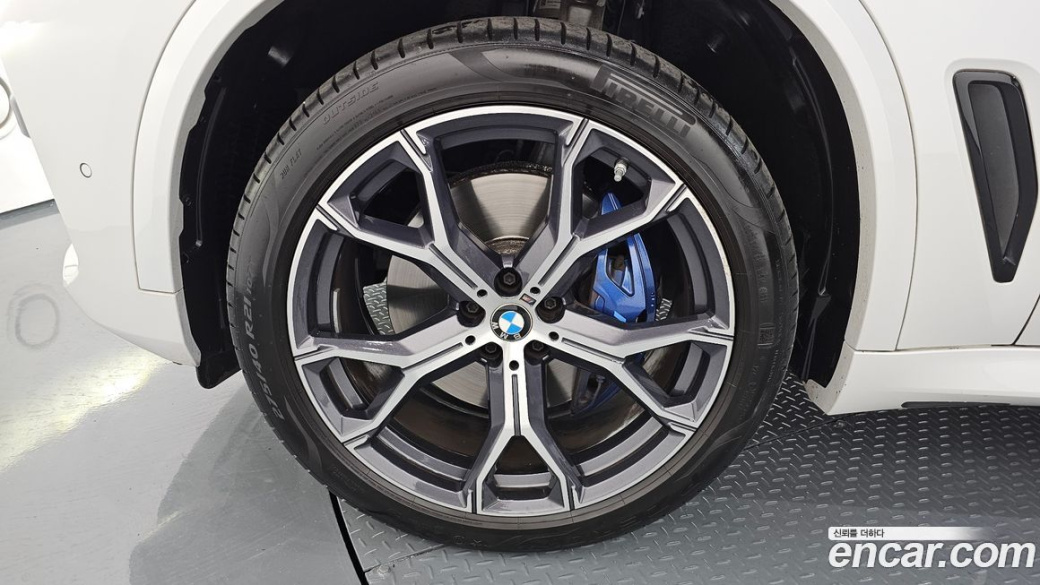 BMW X5 xDrive 40i M Sport, 2022