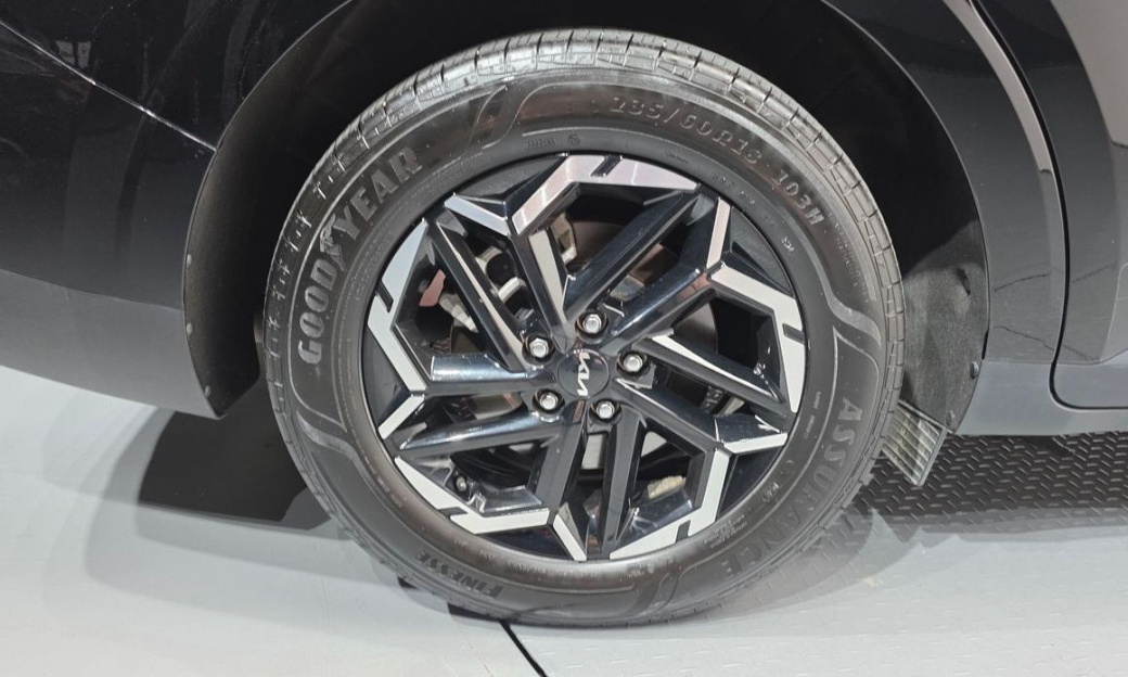 Kia Carnival 9-Seater Prestige, 2025