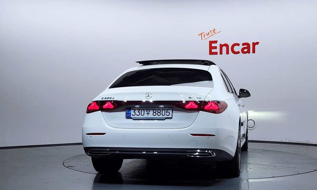 Mercedes-Benz E-Class E220d 4MATIC Exclusive, 2024
