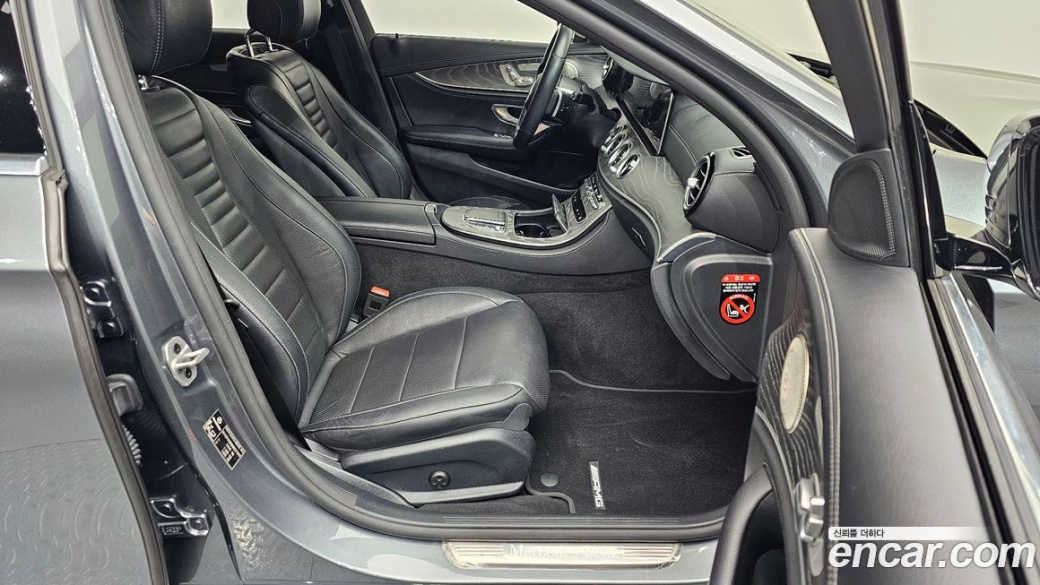 Mercedes-Benz E-Class E350 4MATIC AMG Line, 2022