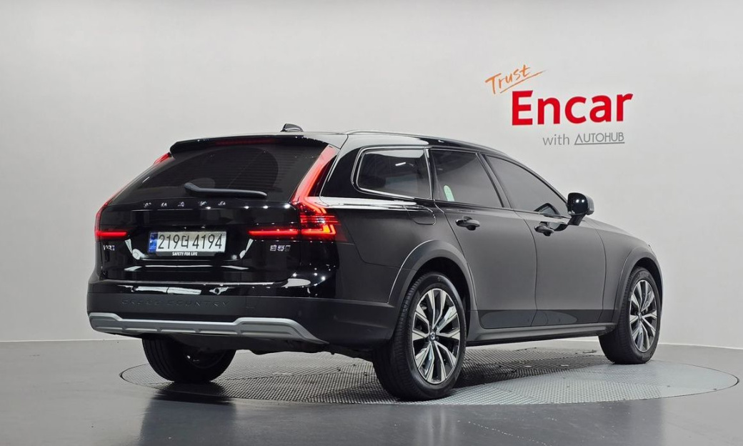 Volvo V90 B5 Ultimate AWD, 2024
