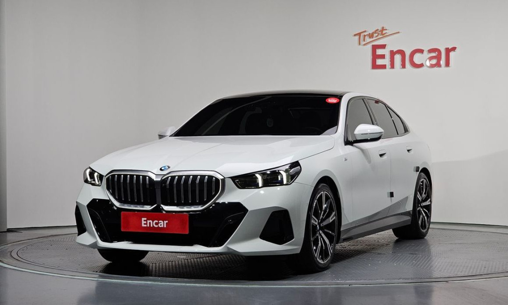BMW 5-Series 530i xDrive M Sport, 2024