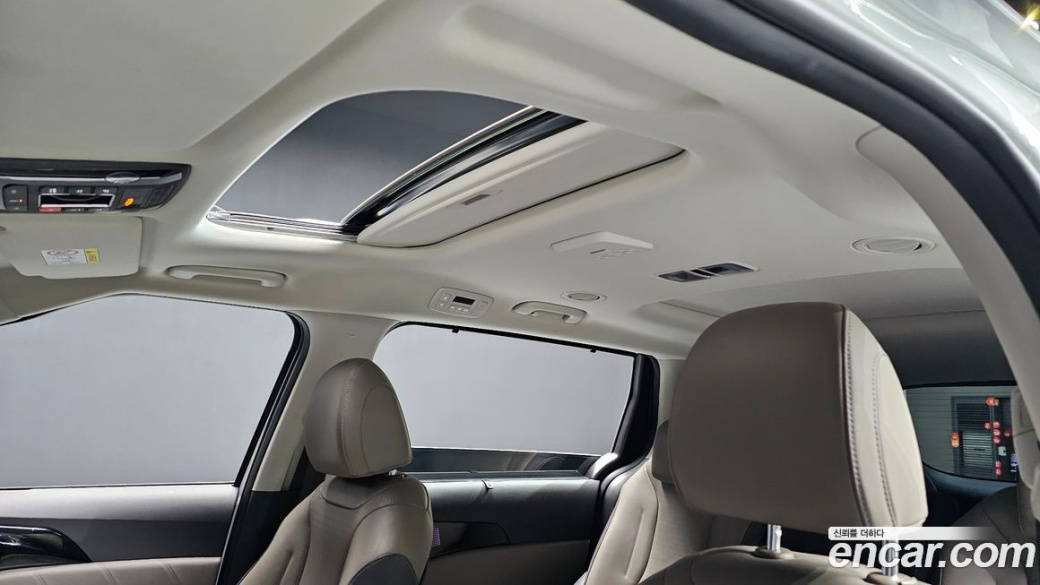 Kia Carnival 9-Seater Signature, 2024