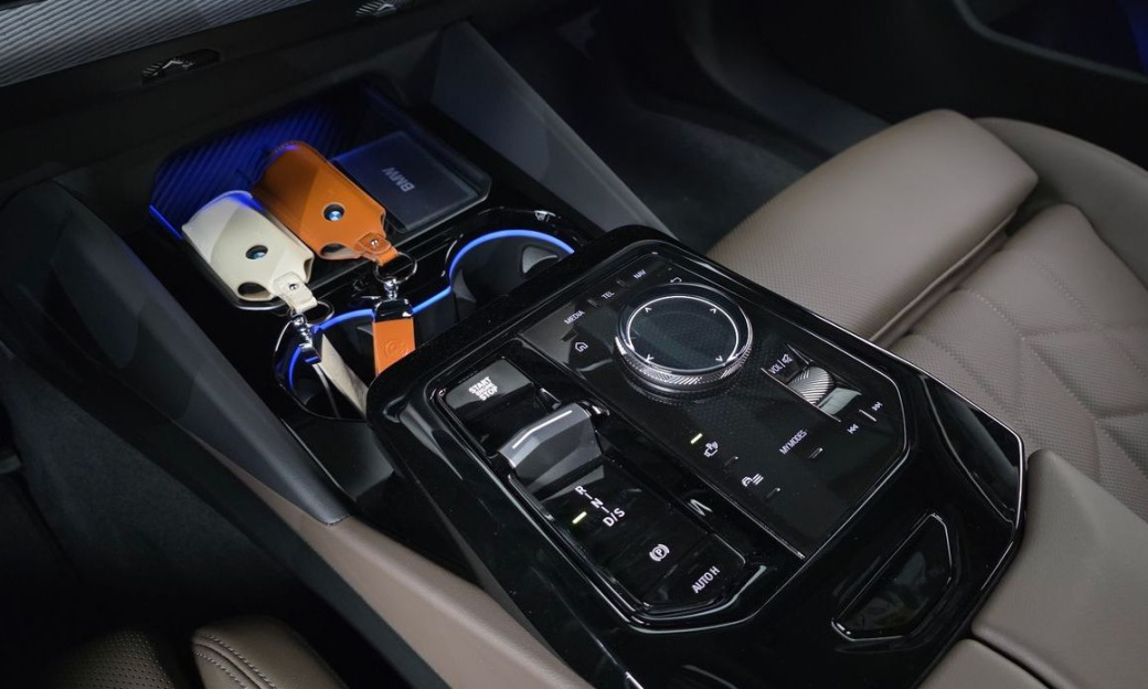 BMW 5-Series 520i M Sport, 2025