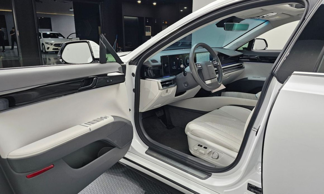 Hyundai Grandeur 2,5 Gasoline 2WD, 2024