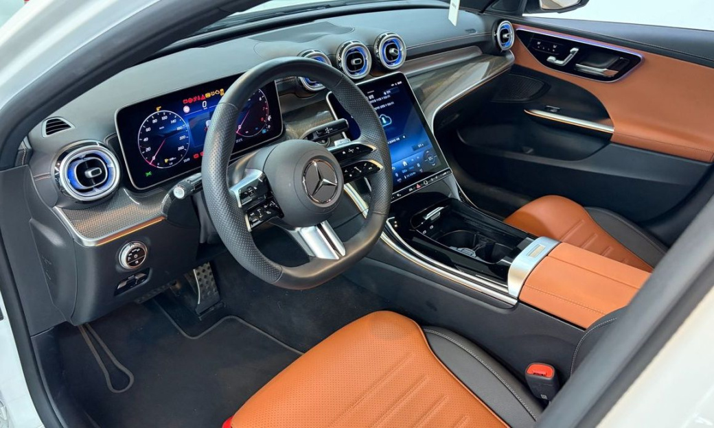 Mercedes-Benz C-Class C200 AMG Line, 2025