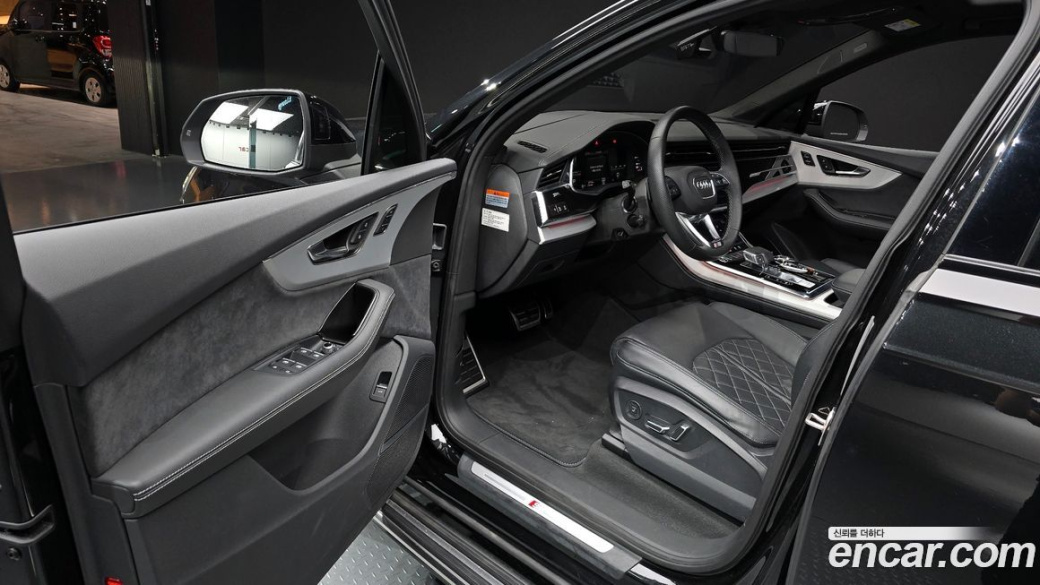 Audi Q7 55 TFSI Quattro Premium, 2023