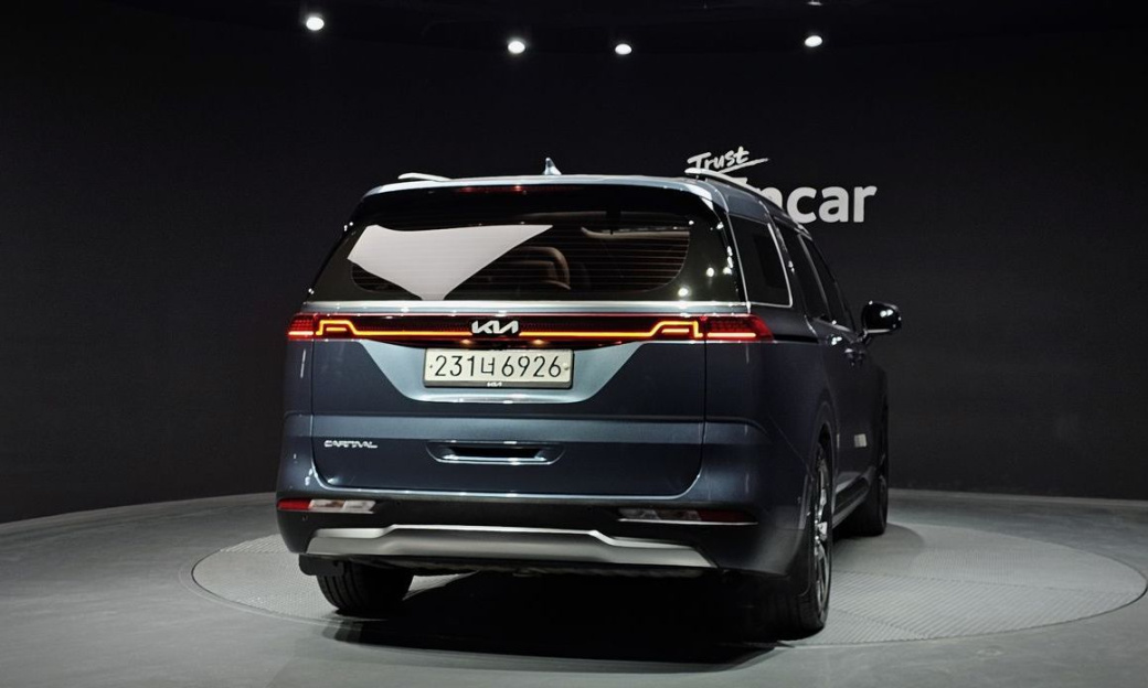 Kia Carnival 7-Seater Signature, 2023