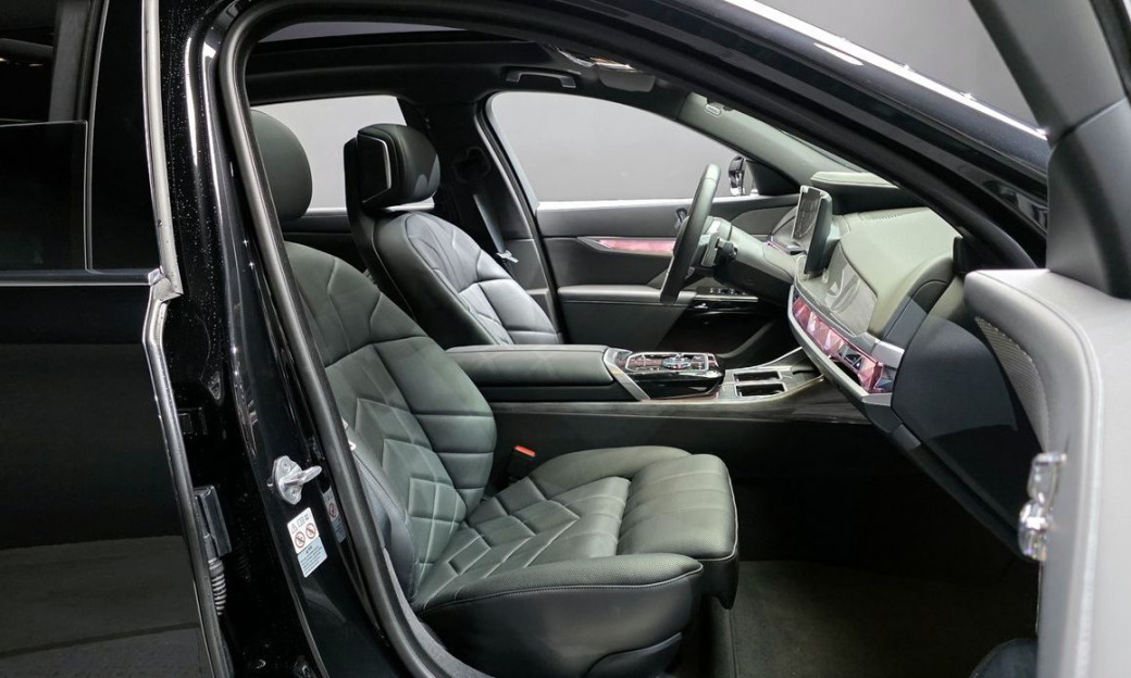 BMW 7-Series 740d xDrive M Sport, 2024