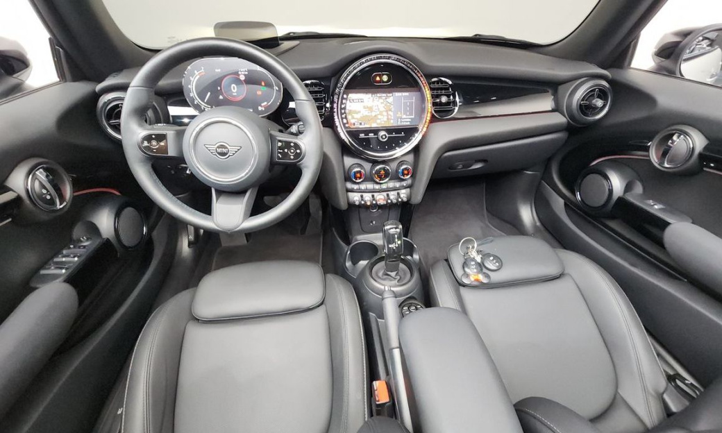 Mini Cooper Convertible Classic, 2024