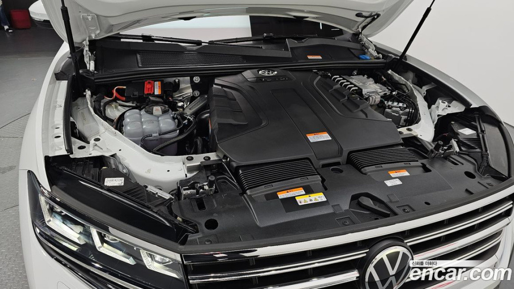 Volkswagen Touareg 3.0 TDI Prestige, 2024