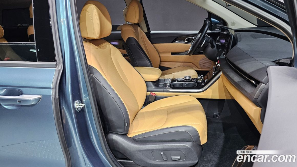 Kia Carnival 7-Seater Signature, 2023