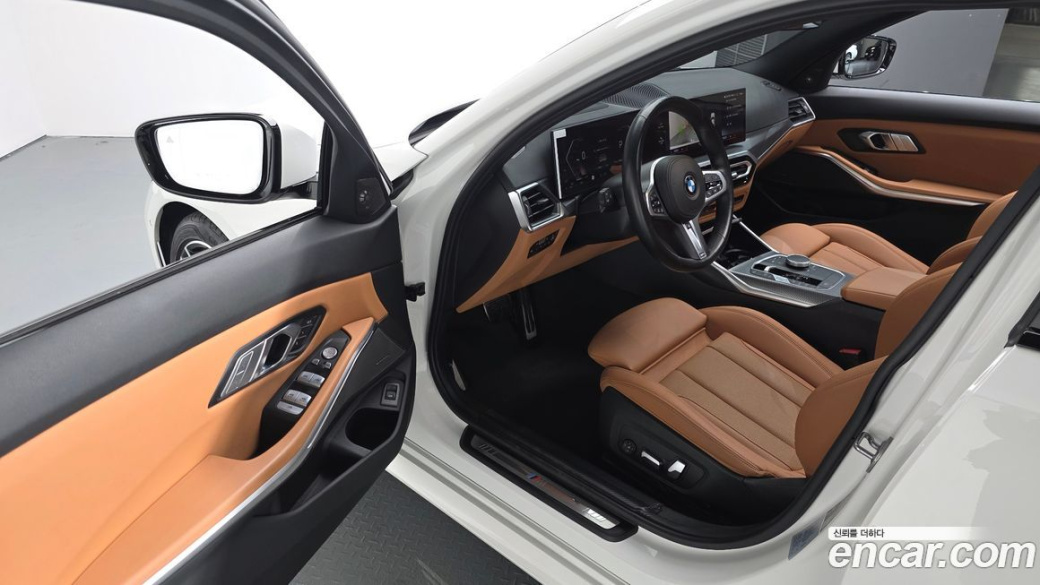 BMW 3-Series 320i M Sport, 2023
