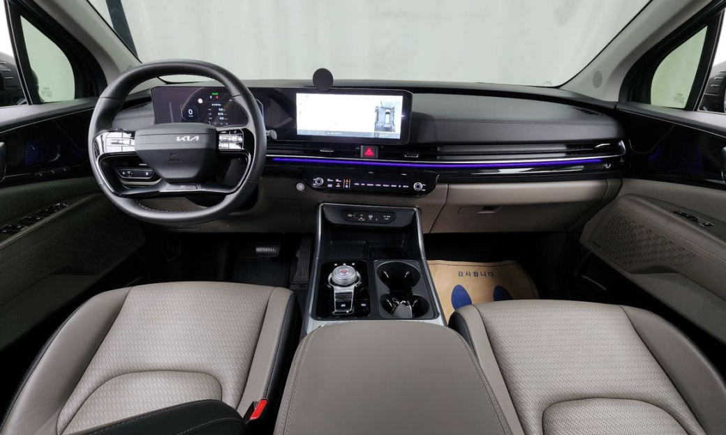 Kia Carnival 7-Seater Gravity, 2025
