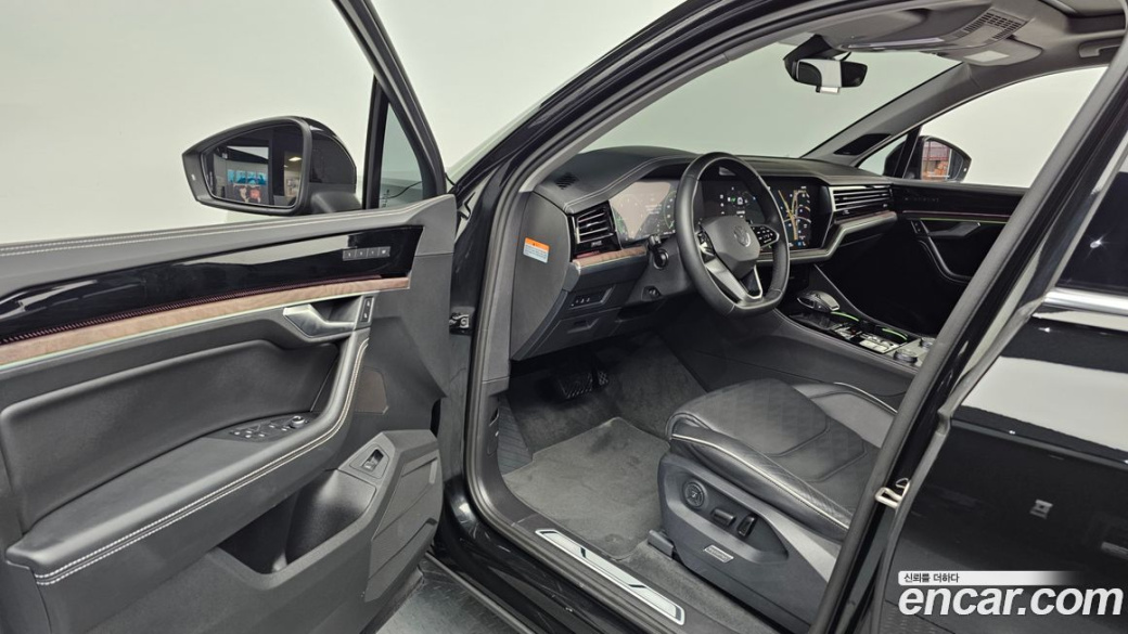 Volkswagen Touareg 3.0 TDI Prestige, 2024
