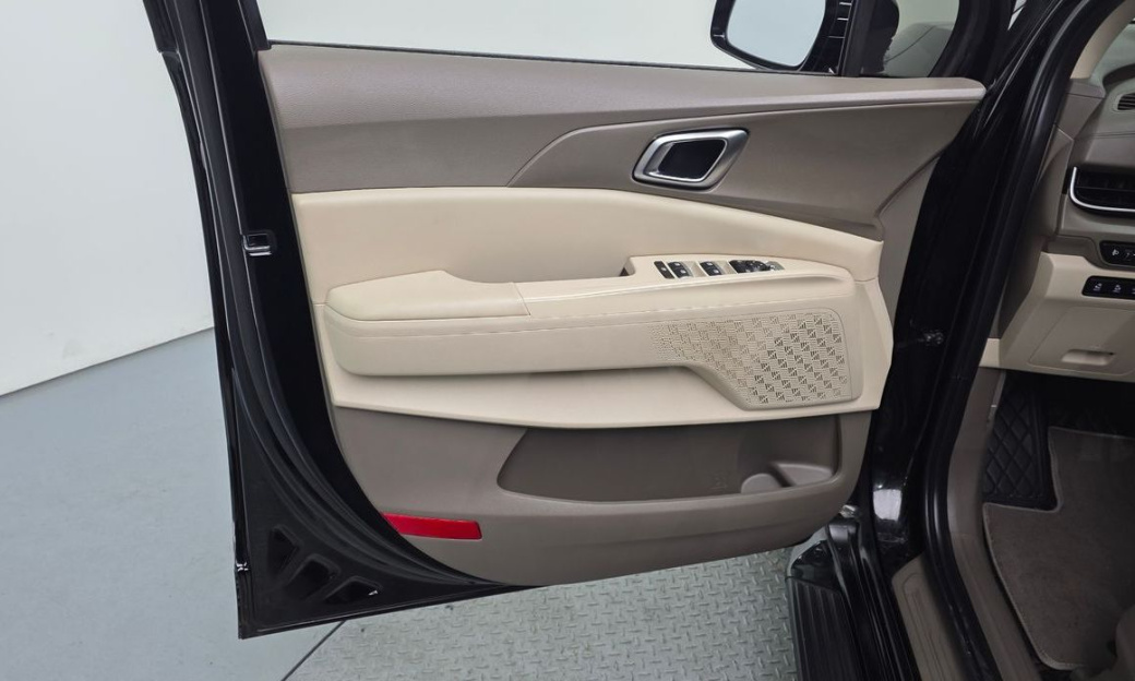 Kia Carnival 9-Seater Noblesse, 2025