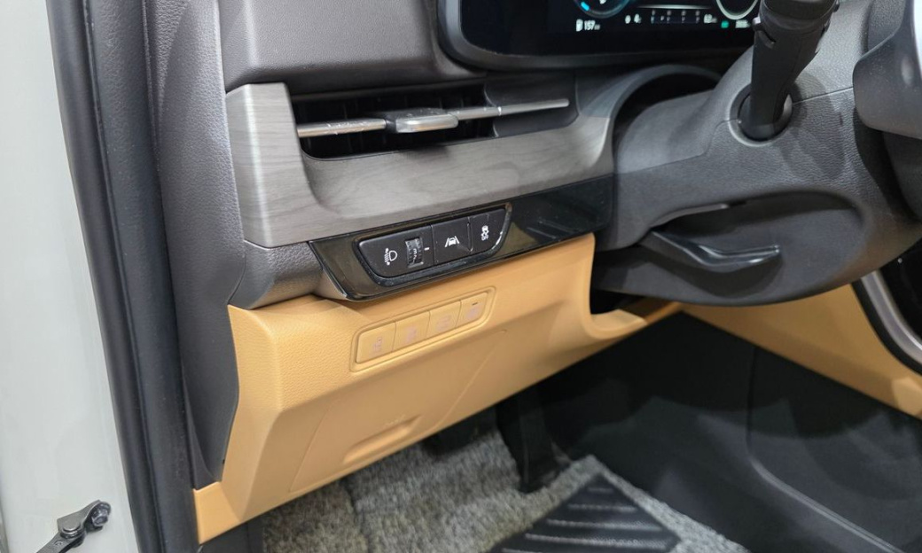 Kia Carnival 9-Seater Signature, 2023